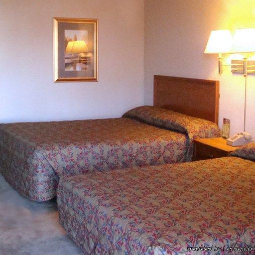 Rest Inn - Extended Stay, I-40 Airport, Wedding & Event Center 애머릴로 객실 사진