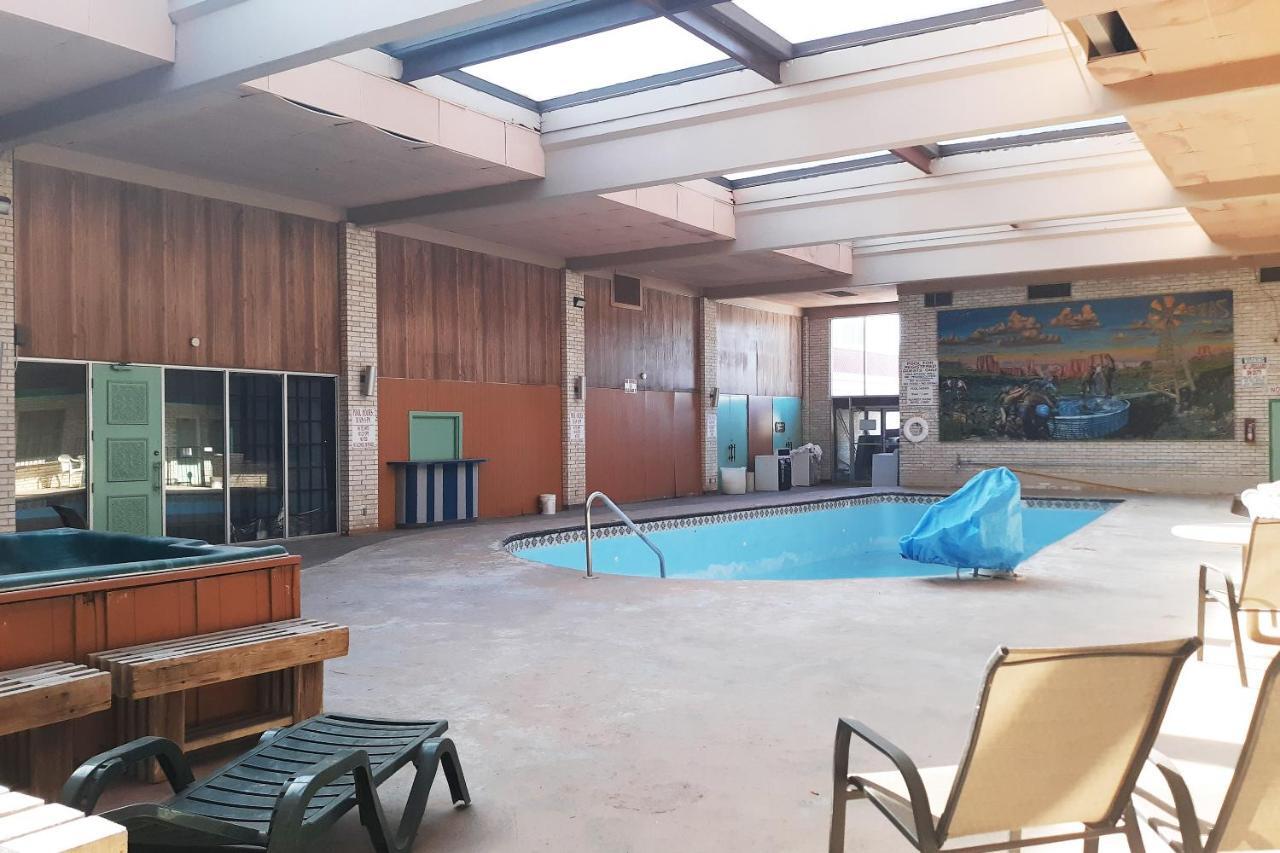 Rest Inn - Extended Stay, I-40 Airport, Wedding & Event Center 애머릴로 외부 사진