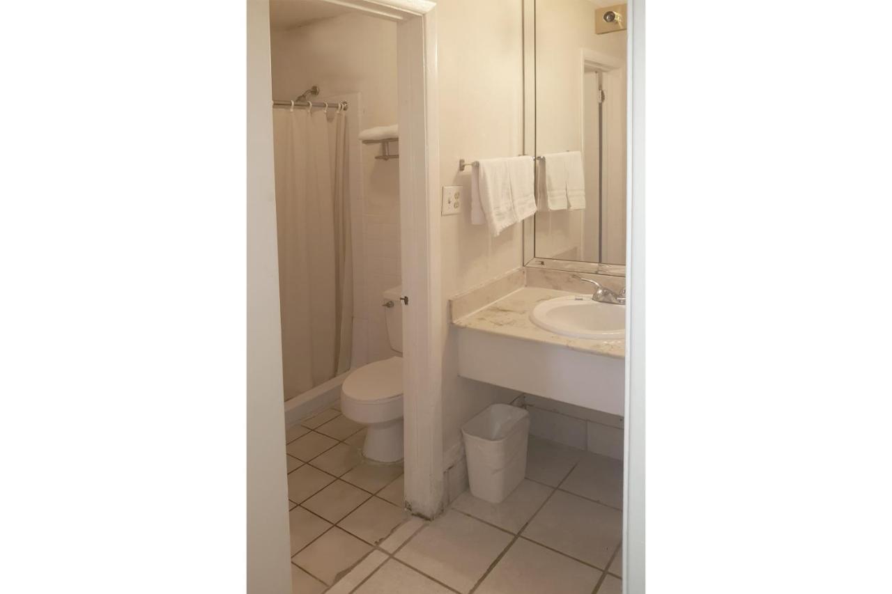 Rest Inn - Extended Stay, I-40 Airport, Wedding & Event Center 애머릴로 외부 사진