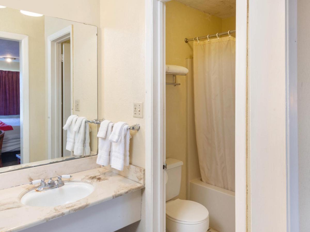 Rest Inn - Extended Stay, I-40 Airport, Wedding & Event Center 애머릴로 외부 사진