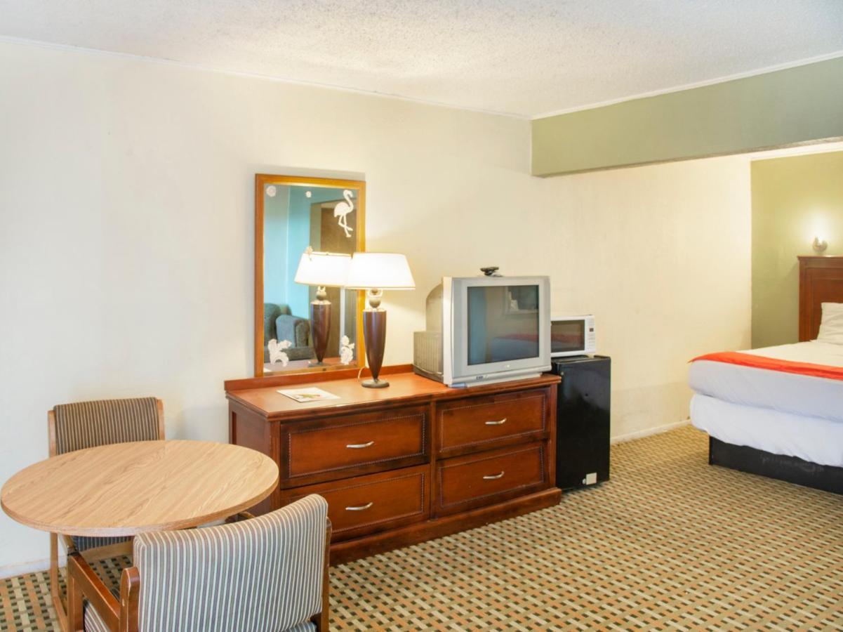 Rest Inn - Extended Stay, I-40 Airport, Wedding & Event Center 애머릴로 외부 사진